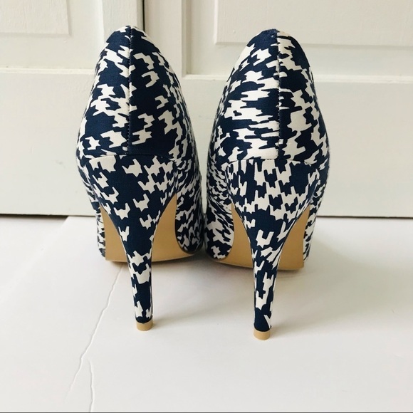 JUSTFAB Navy White Merne Pointed Toe Heels Size 7 ❗️PRICE IS FIRM❗️ - Picture 5 of 5